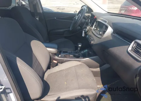 2019 Kia Sorento 2.4L L из США, поврежденный, VIN 5XYPG4A39KG604444